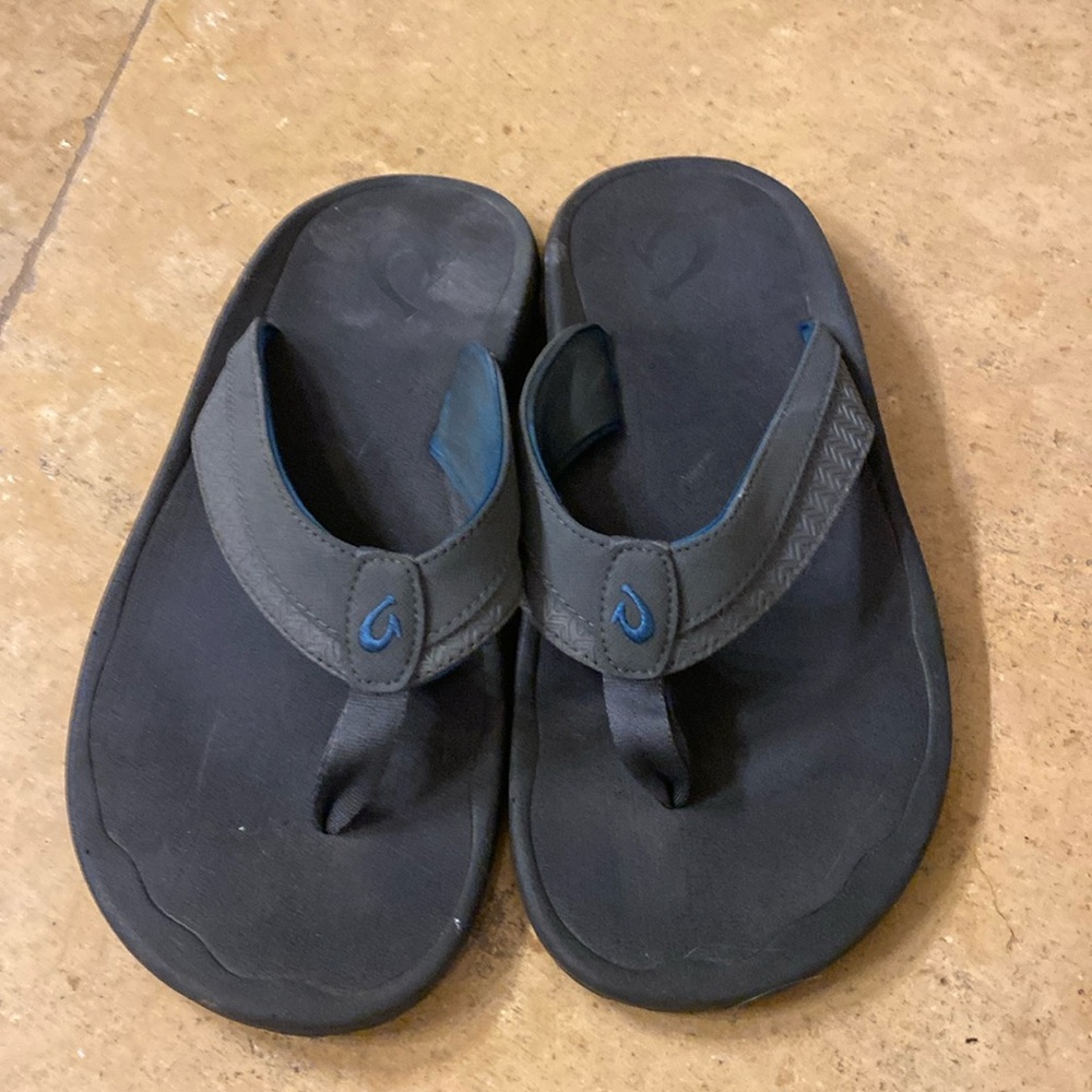 Olukai sandals